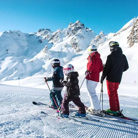 아파트 La Tania - 4 Pers, Skis Aux Pieds, Balcon, Proche Commodites - Fr-1-182a-24 *